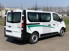 renault-trafic-ambulancia-vehiclestaxfree-4